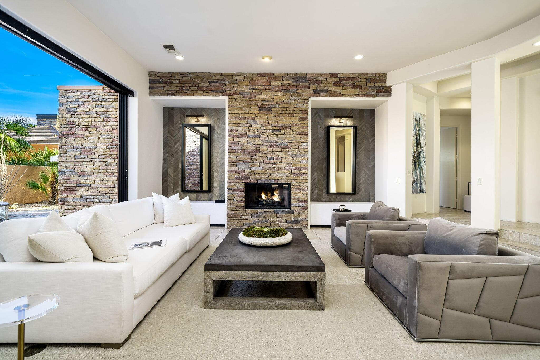 House for Sale, 50380 Via Serenidad 92253 - Image 1