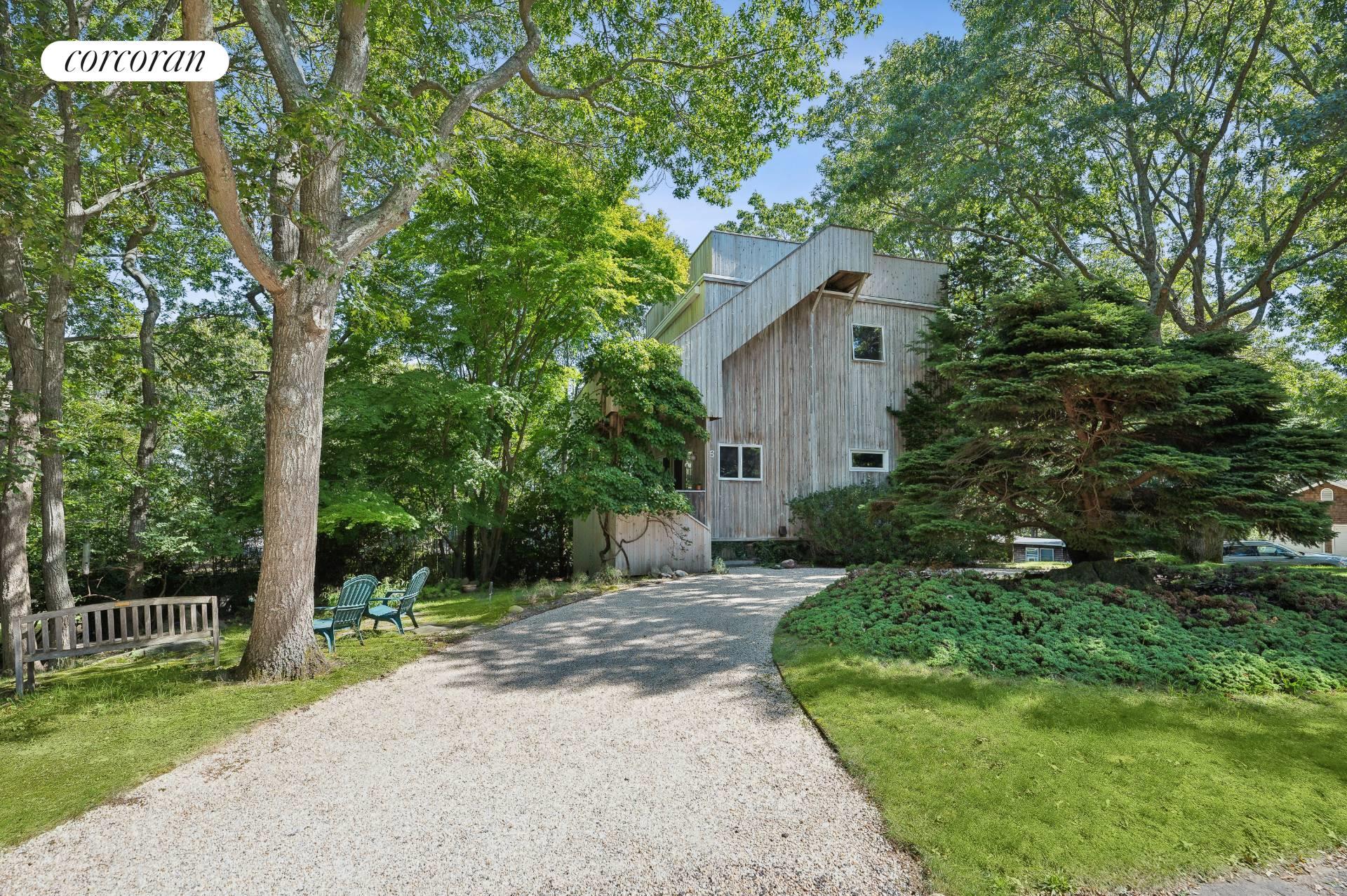 House for Sale, 6 Carver Street 11963 - Image 1