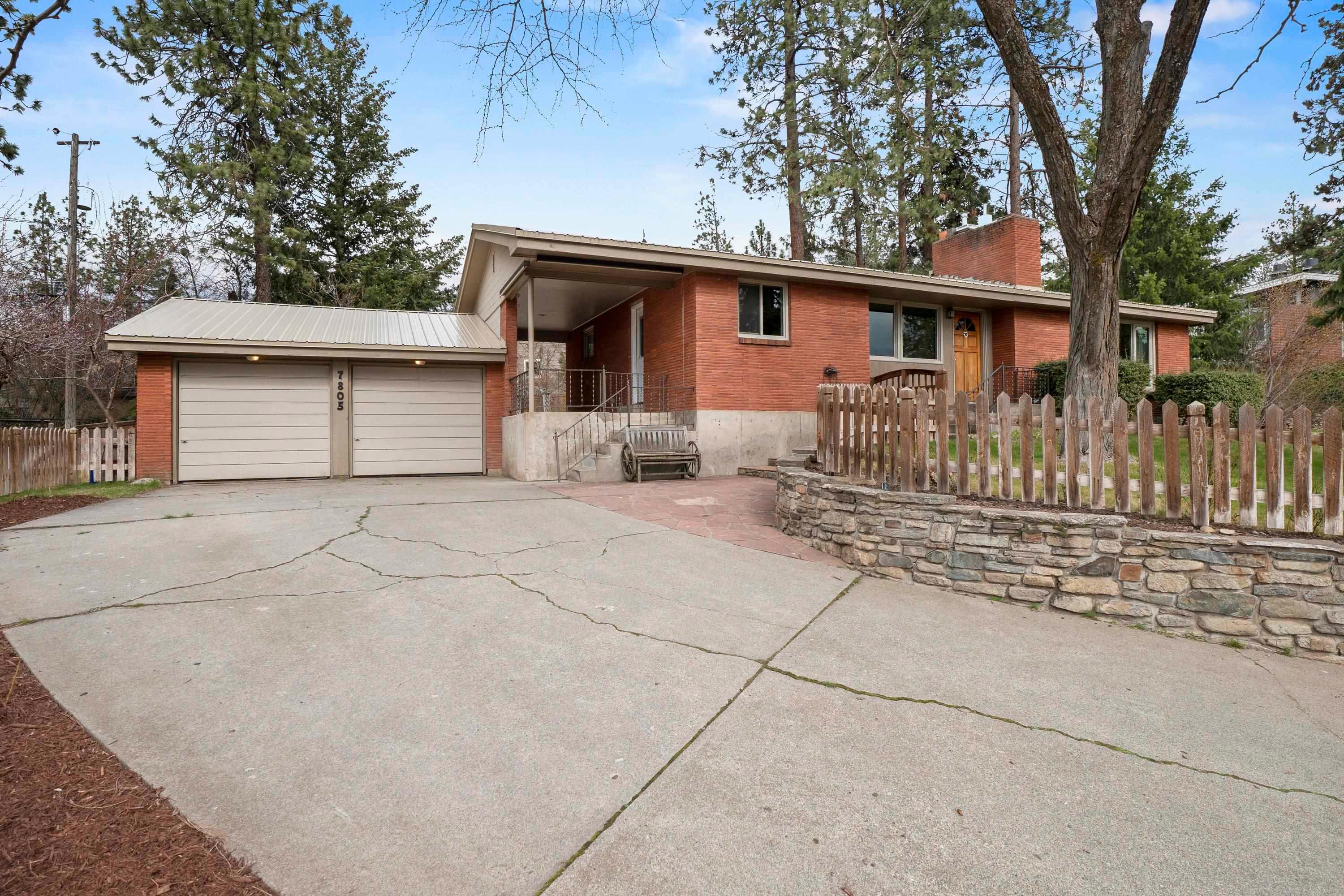 House for Sale, 7805 E Skyline Dr 99212 - Image 1