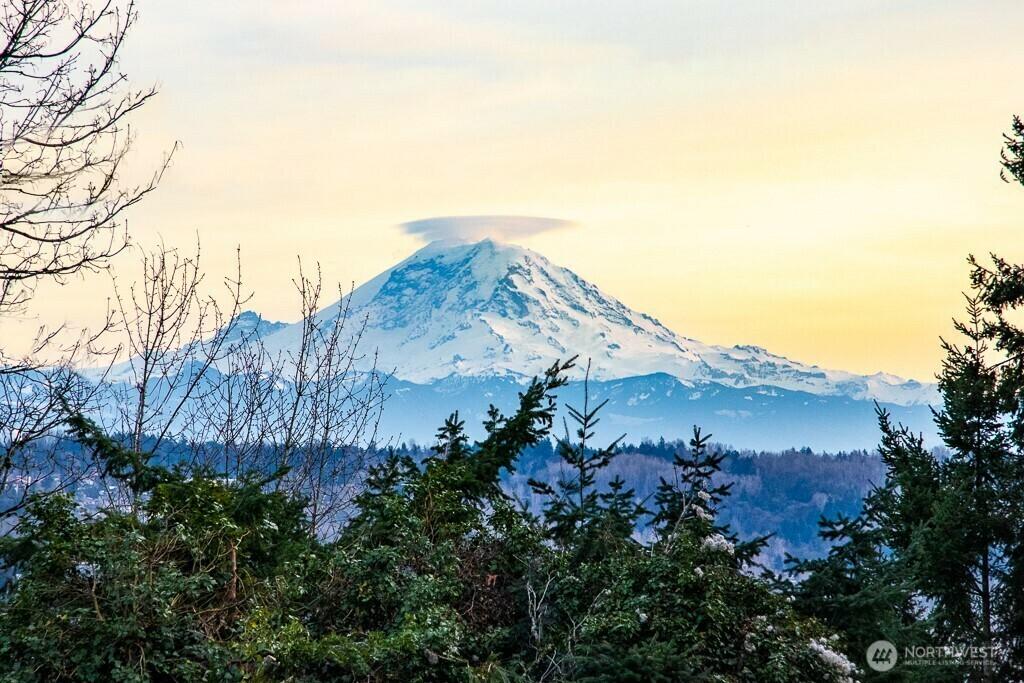 House for Sale, 7850 S 134th Street 98178 - Image 1