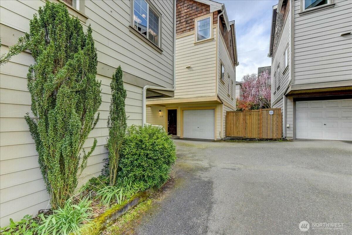 House for Sale, 8517 Interlake Avenue N B 98103 - Image 1