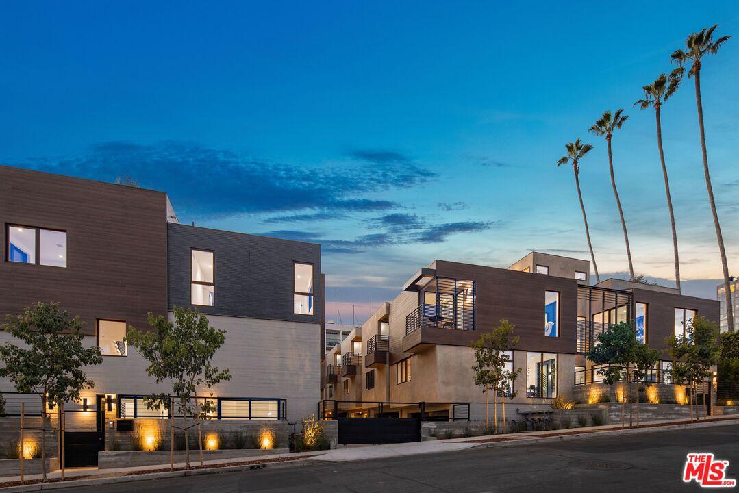 House for Sale, 927 Hilldale AVE 90069 - Image 1