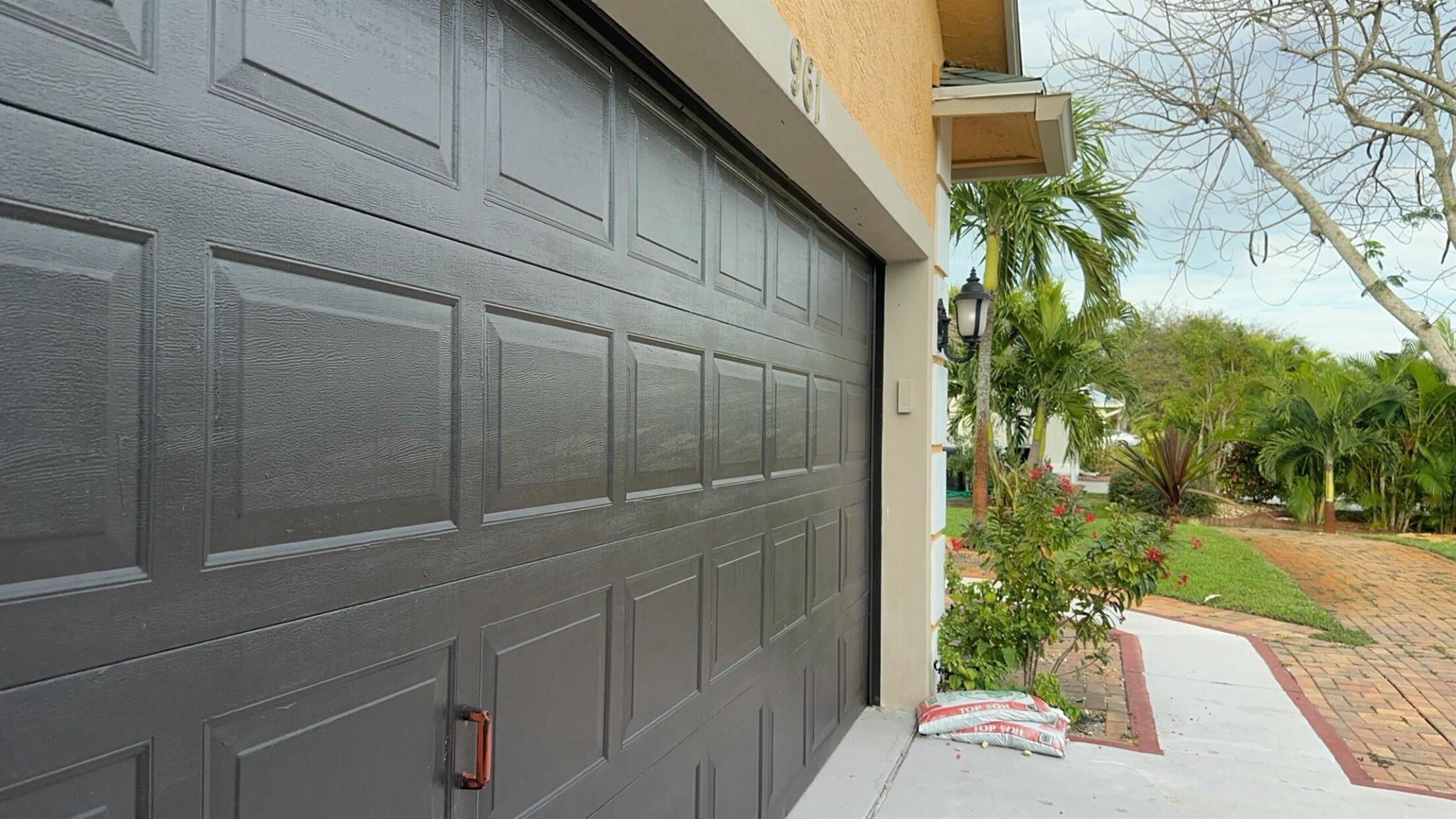 House for Sale, 961 SW Haas Avenue 34953 - Image 1