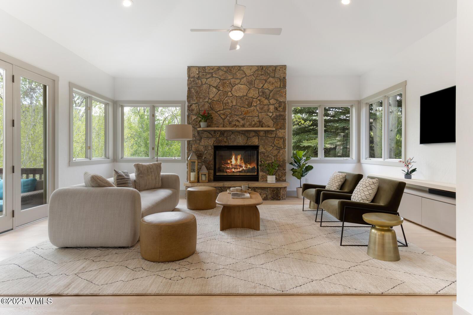 House for Sale, Singletree Road 220 81632 - Image 1